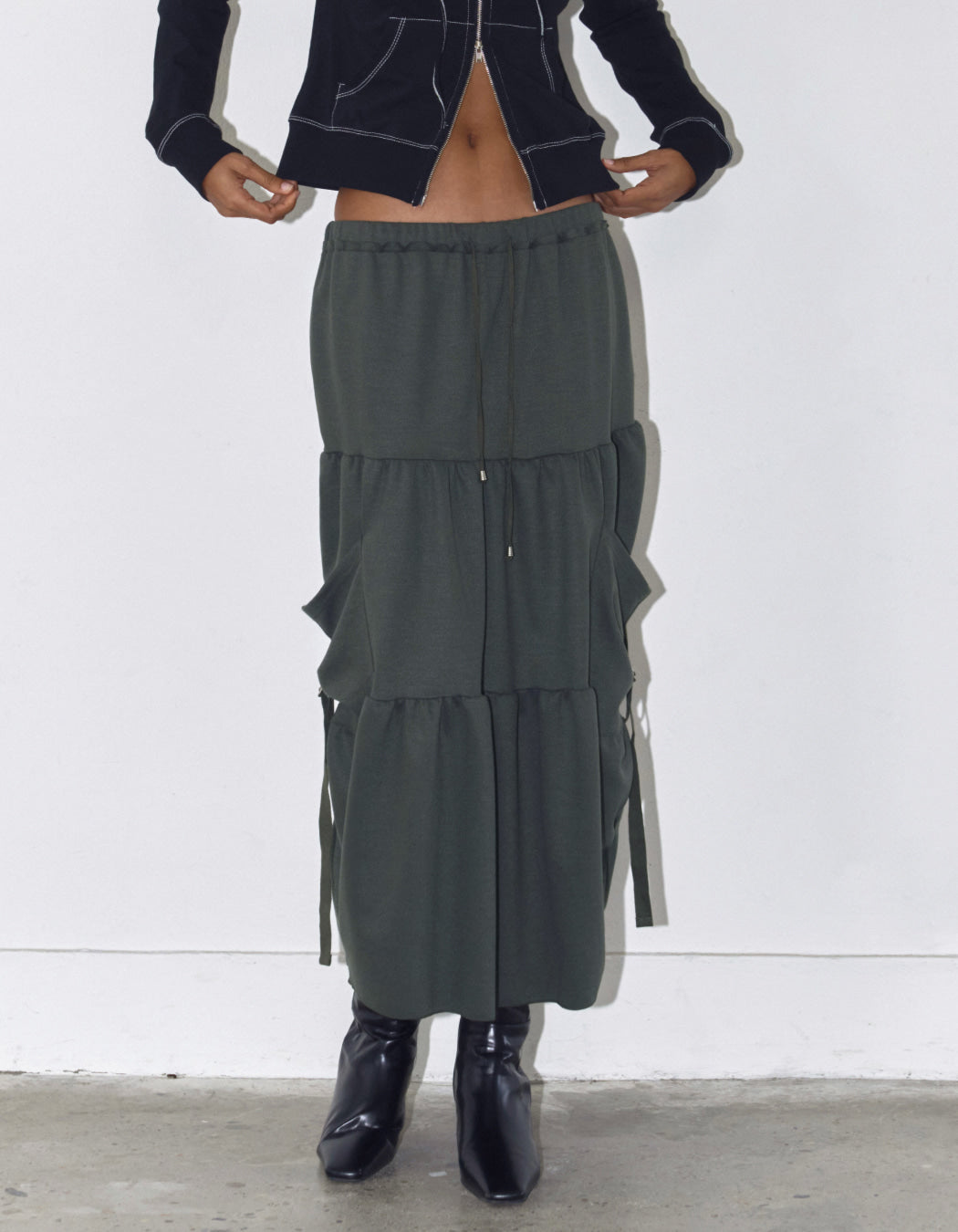 SHIRRING STRAP CARGO SKIRT / 2 Color