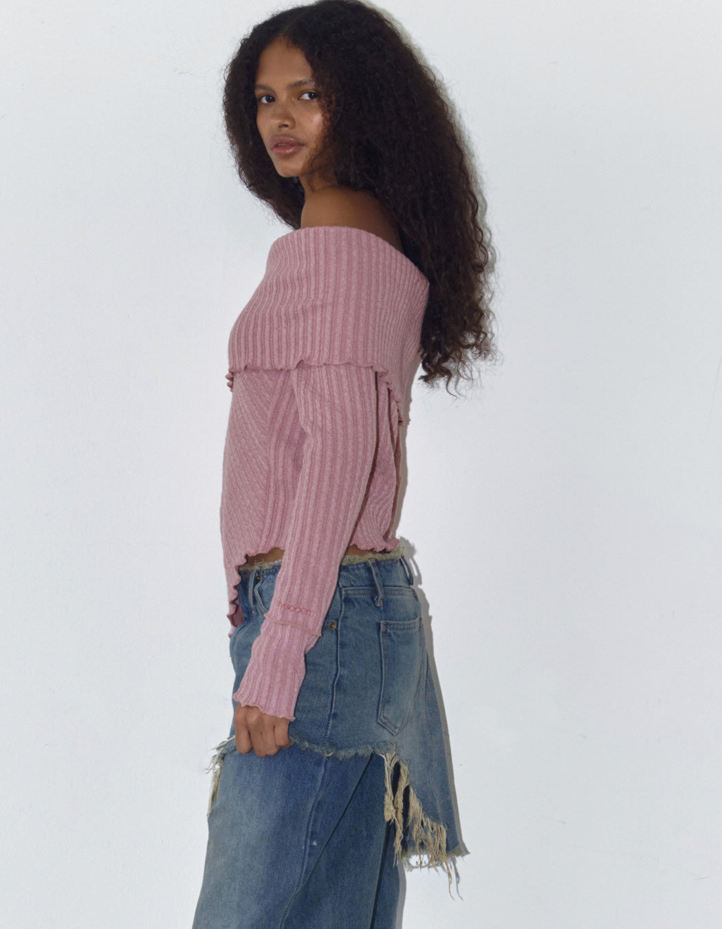 OFF-SHOULDER ASYMMETRIC SWEATER / 2 Color