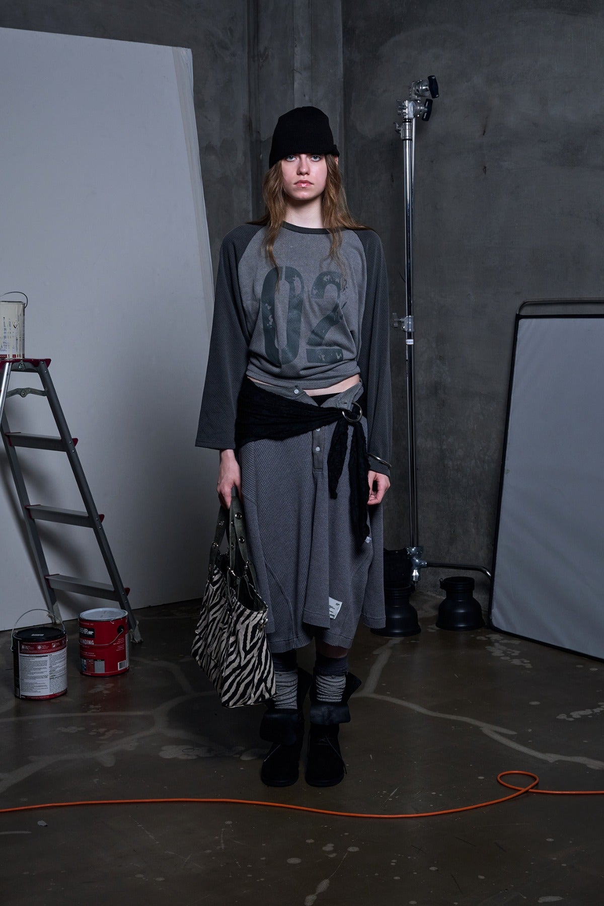 RAGLAN LONG SLEEVE T-SHIRT – GRAY