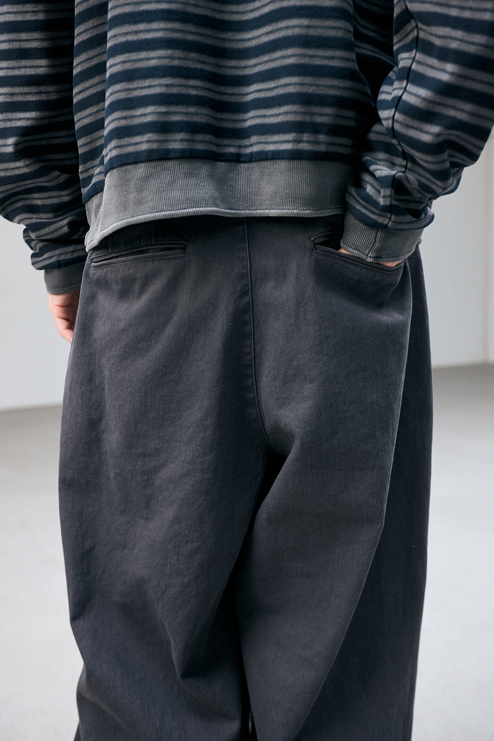 Deep Pleats Trousers / 3 COLOR