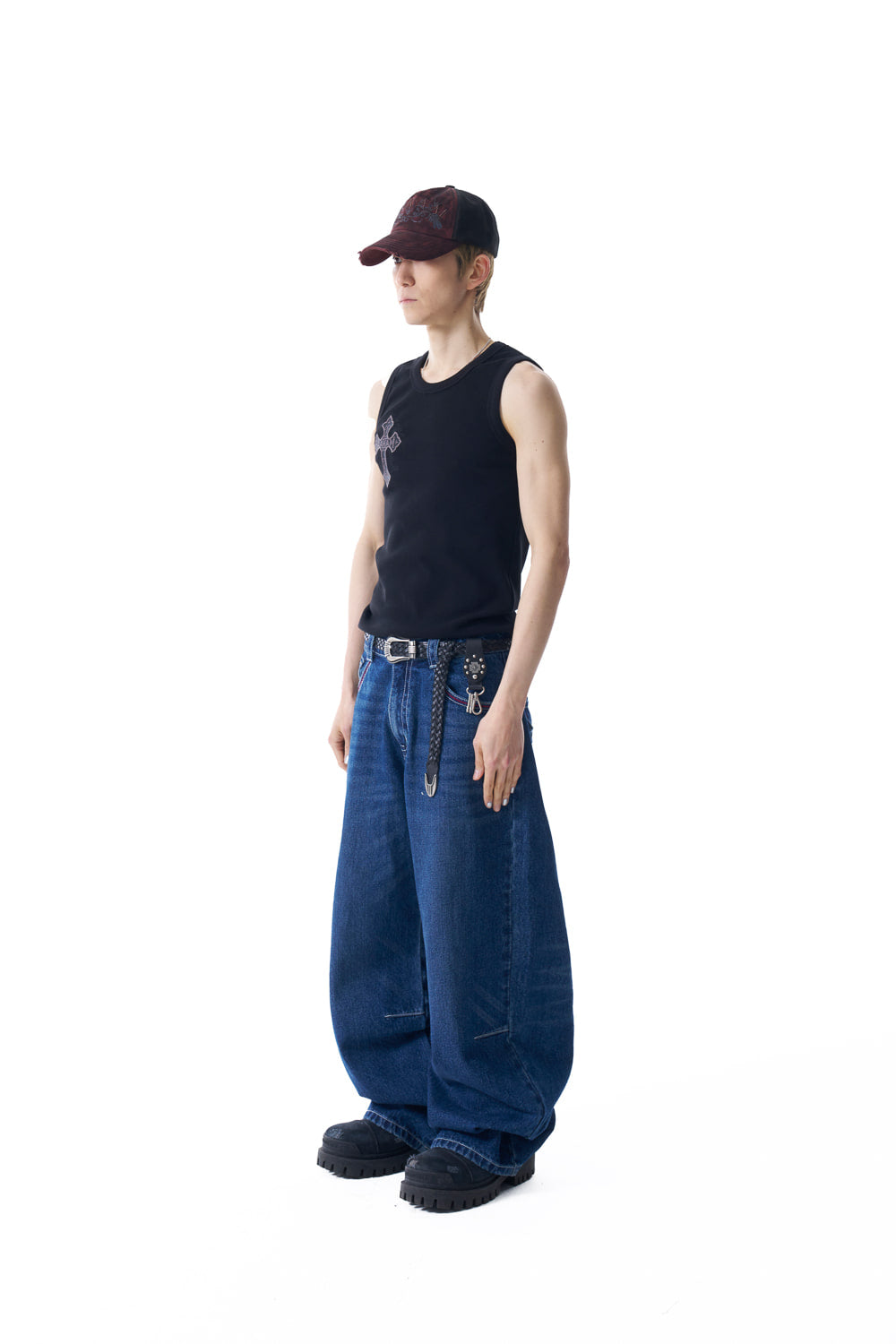 AKM CROS2 Sleeveless (Black)