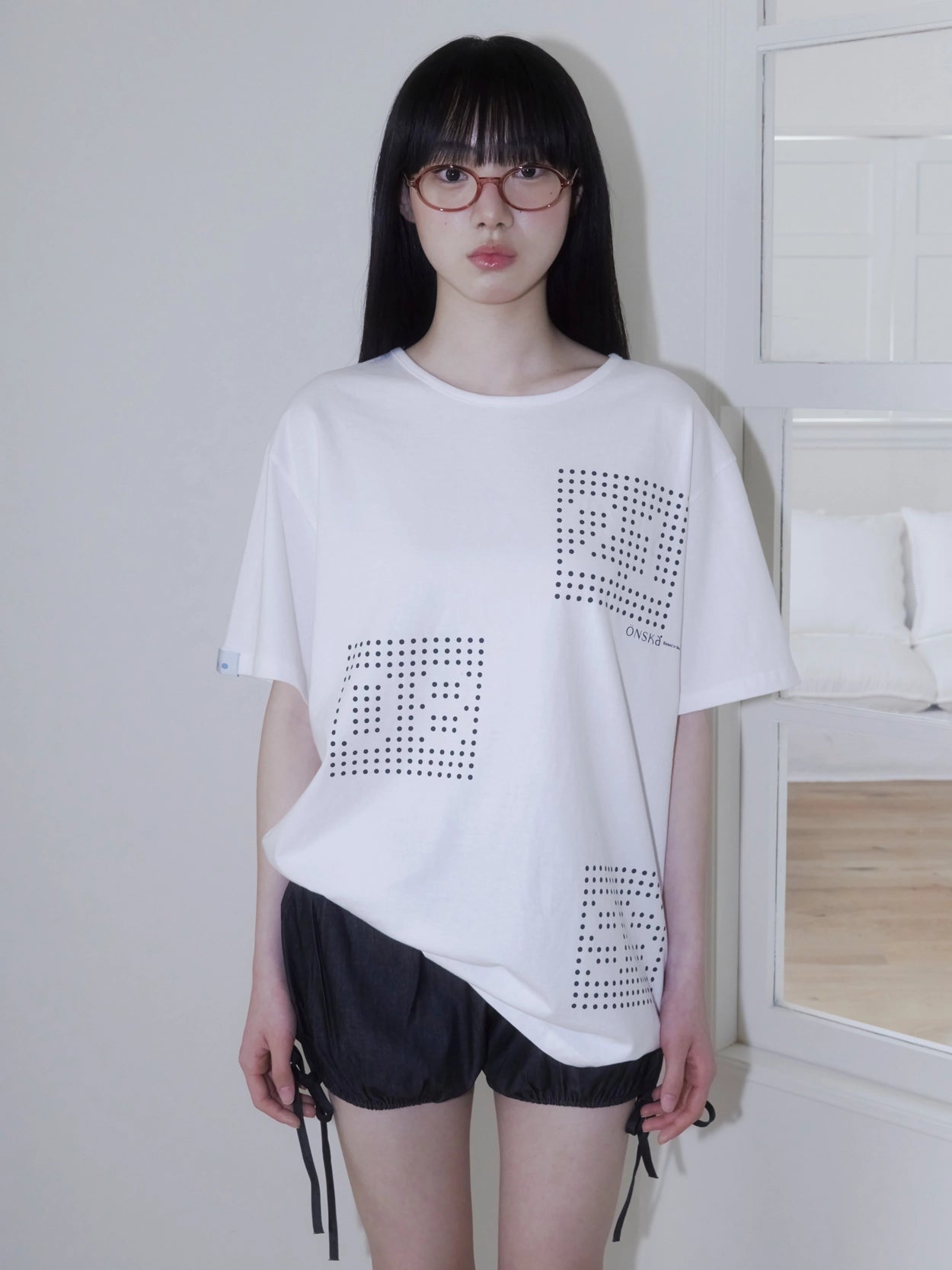 DOT SIGNATURE T-SHIRT (WHITE)