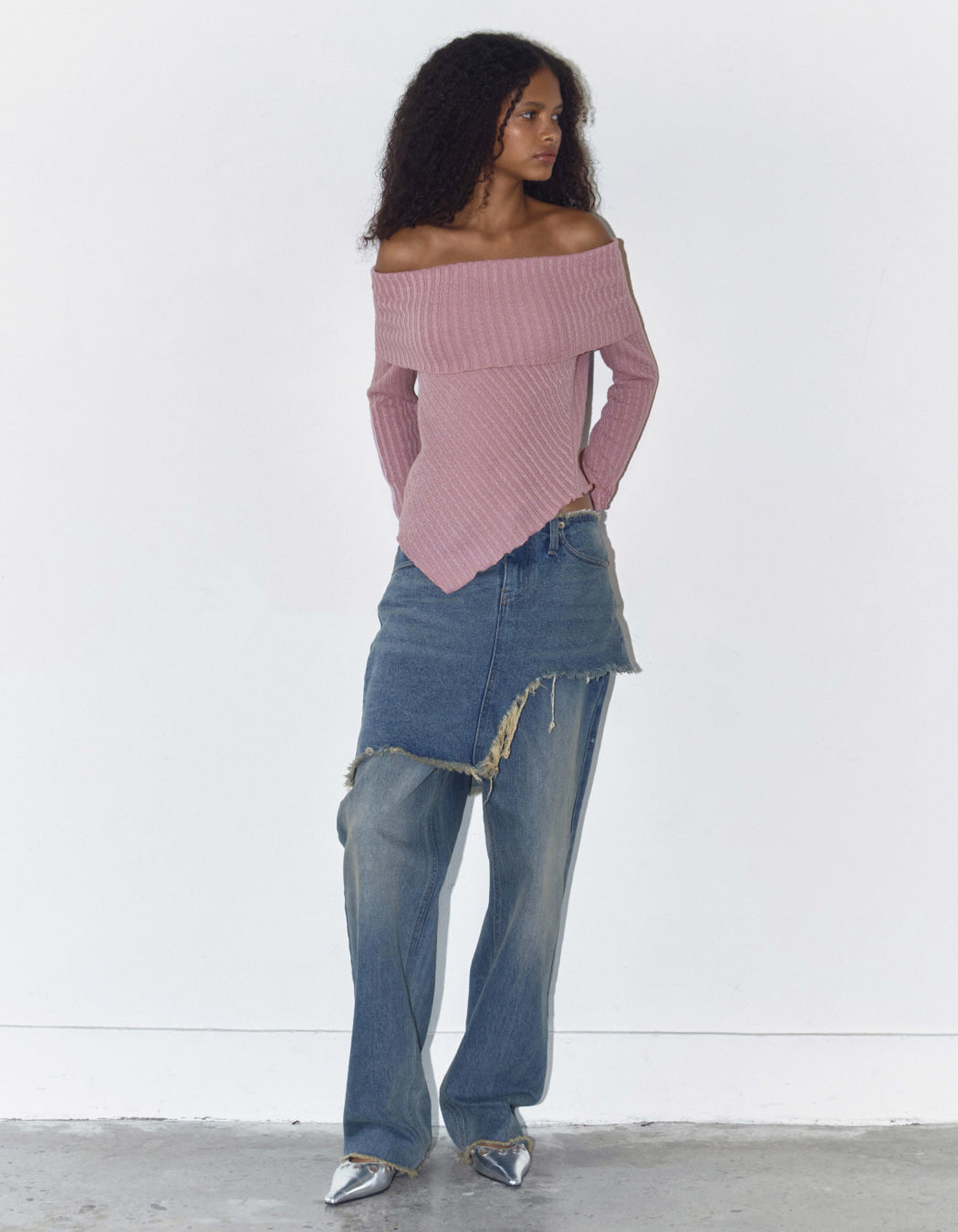 OFF-SHOULDER ASYMMETRIC SWEATER / 2 Color