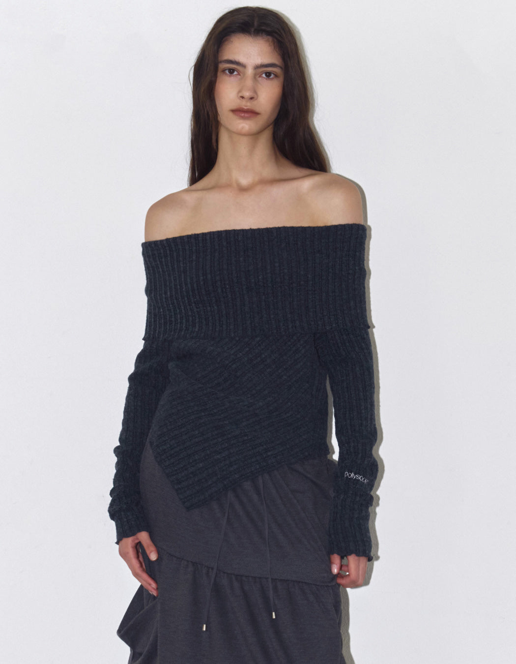 OFF-SHOULDER ASYMMETRIC SWEATER / 2 Color