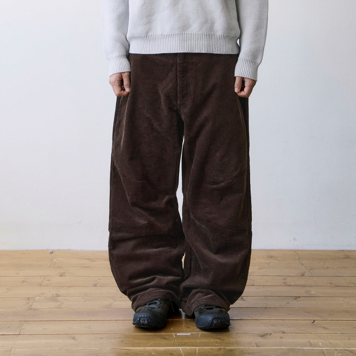 TCM mini logo corduroy pants (brown)