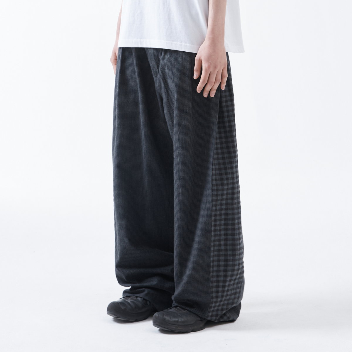 TCM starfish check pants (charcoal) (5/28 예약배송)