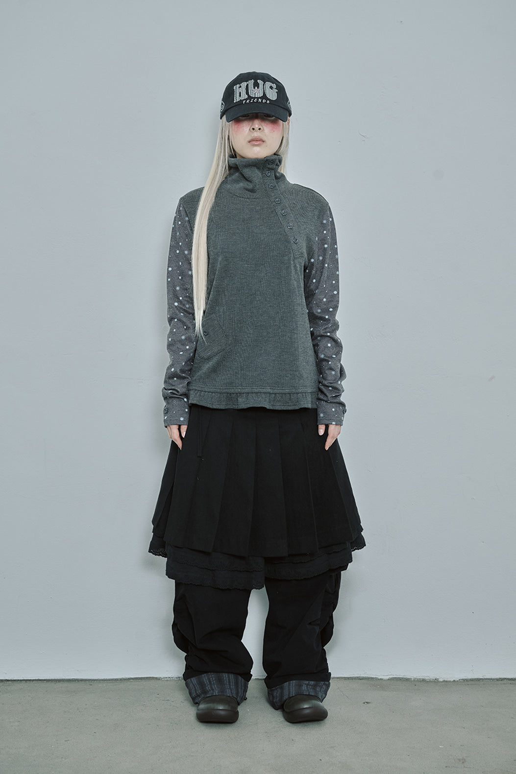 Flower button pola top (Charcoal)