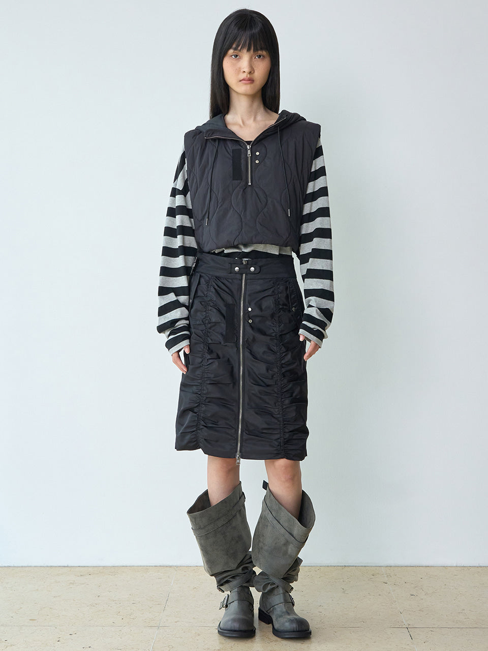 Utility Shirring Zip Skirt [Black]