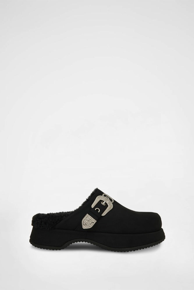 BUCKLE CLOG MULE / BLACK (FUR) 