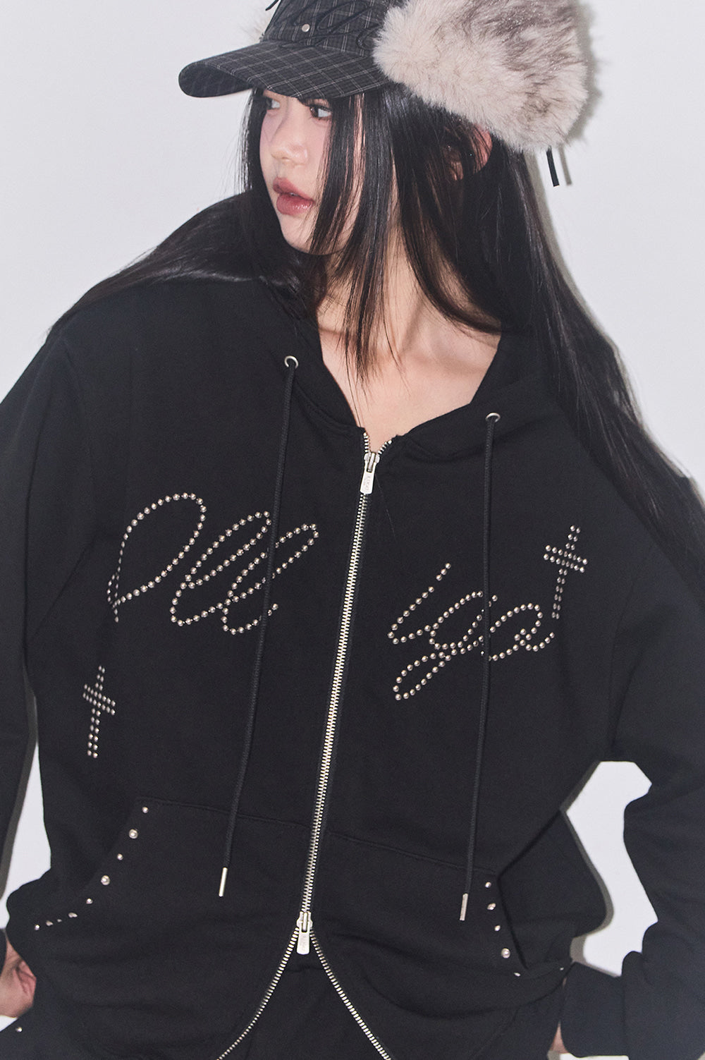 Cross Hotfix Hooded Zip-up in / Black