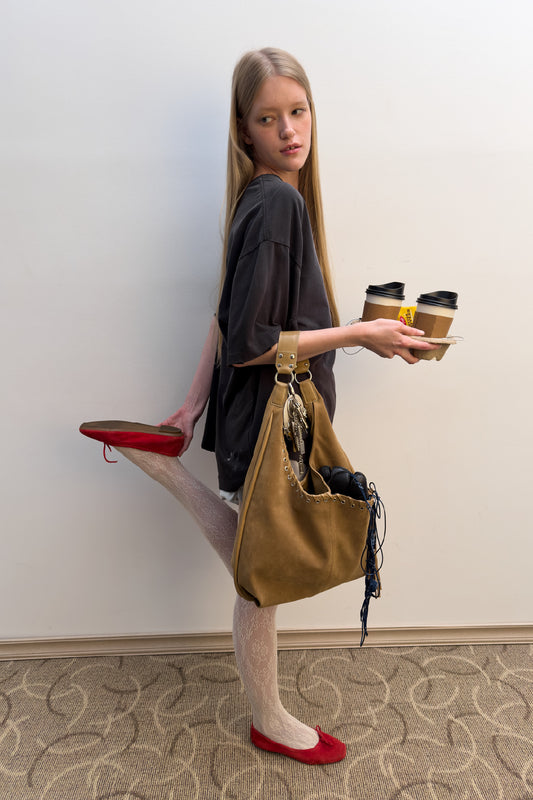 Medium Slash Hobo Bag / Suede beige