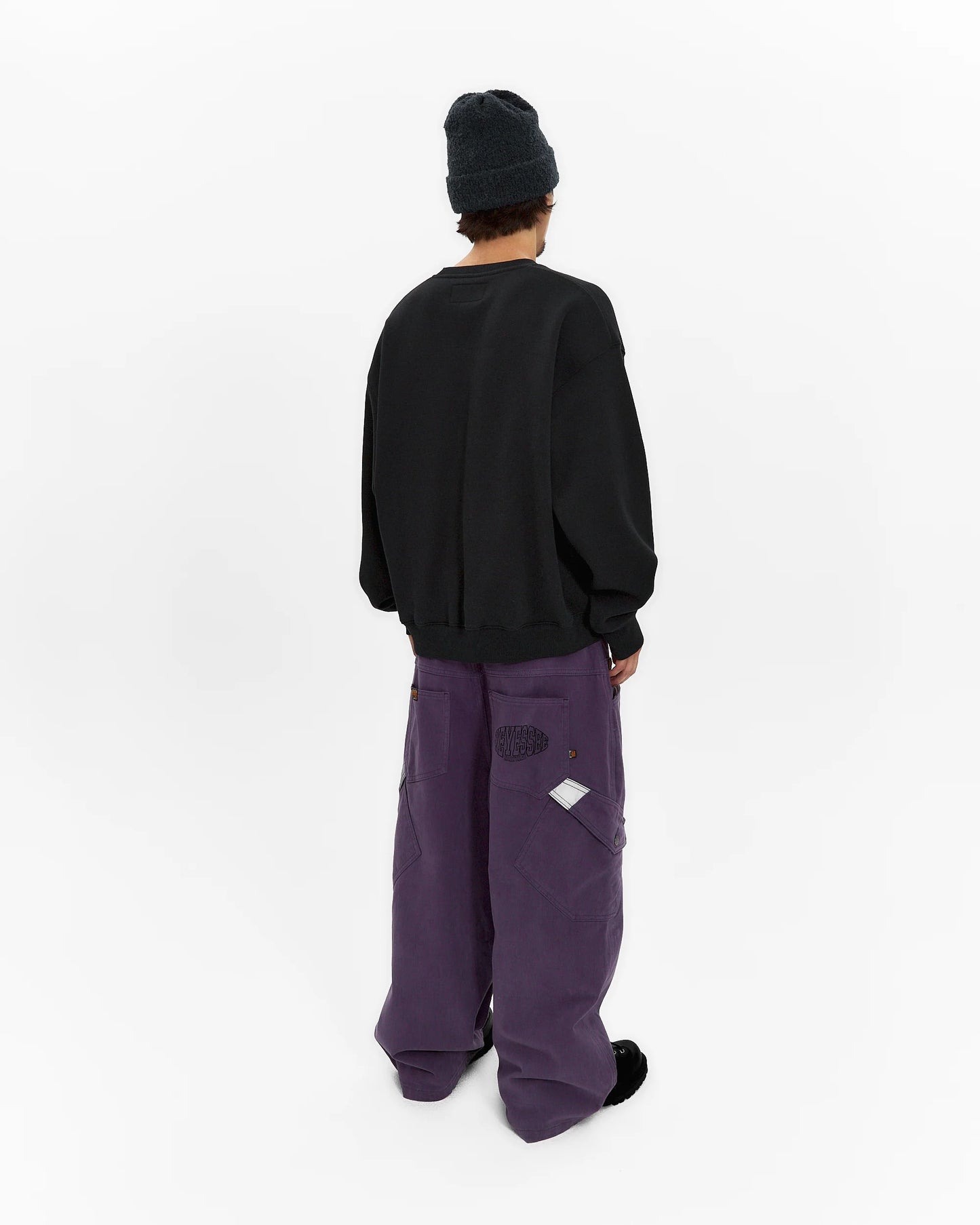 Y.E.S Dotted Logo Sweatshirt / Black