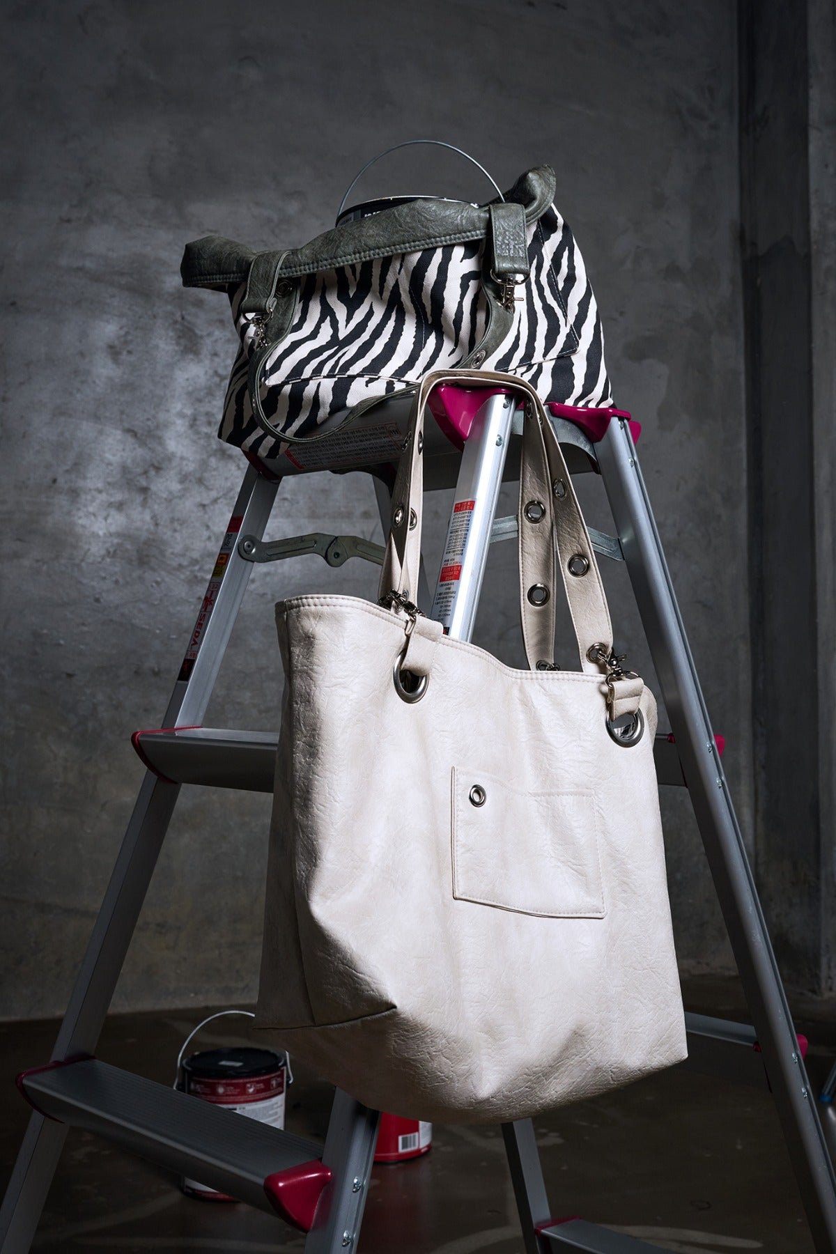 EYELET LEATHER BAG (VER.2) – BEIGE