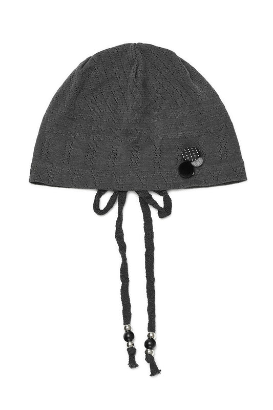 String brooch beanie (Charcoal)