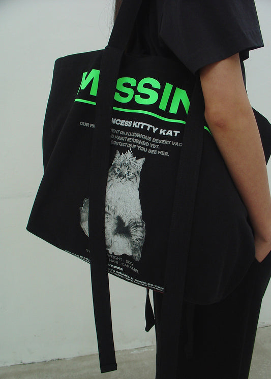 [EXCLUSIVE] KAT PRINT SHOULDER BAG (BLACK)
