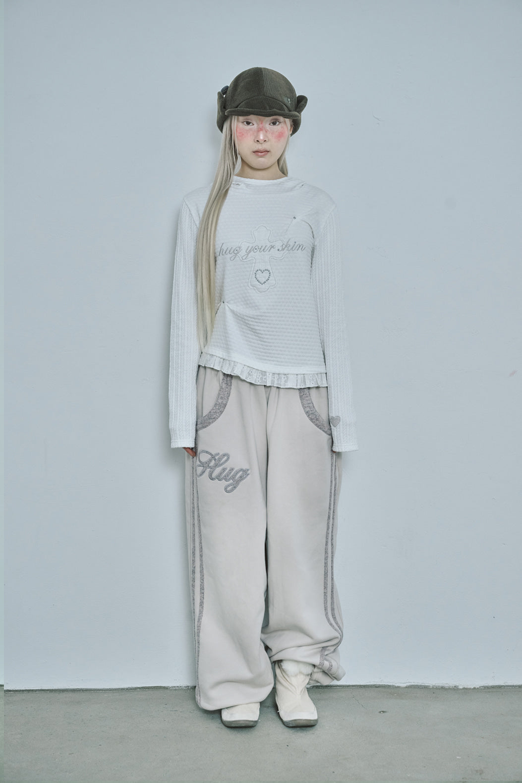 Lace cross patch hoodie (White)