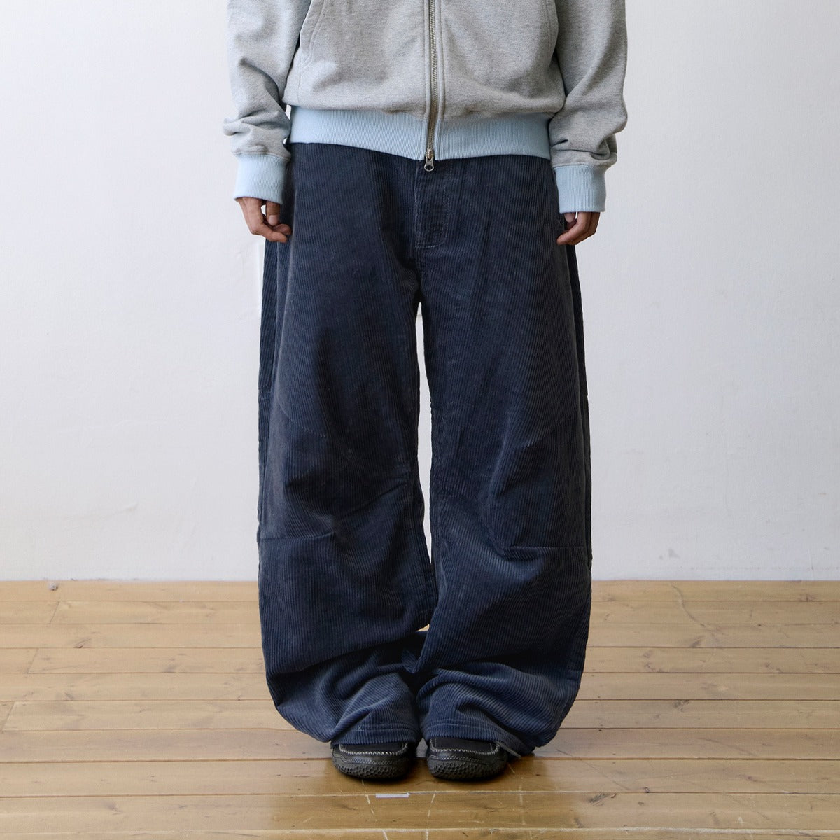 TCM mini logo corduroy pants (navy)