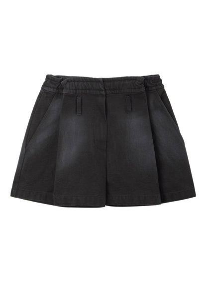 PLEATS DETAIL SHORTS (BLACK)