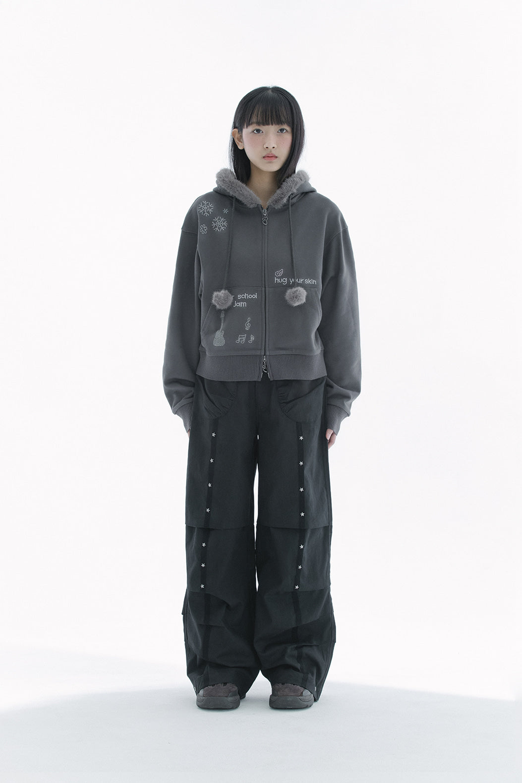 Star studed line pants (Black)