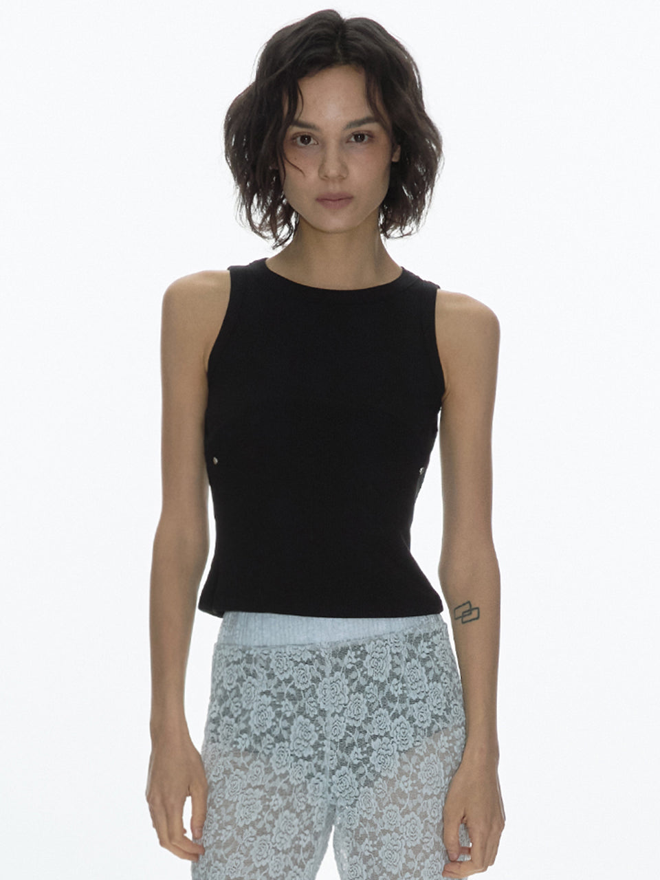 Symbol Sleeveless Top [Black]