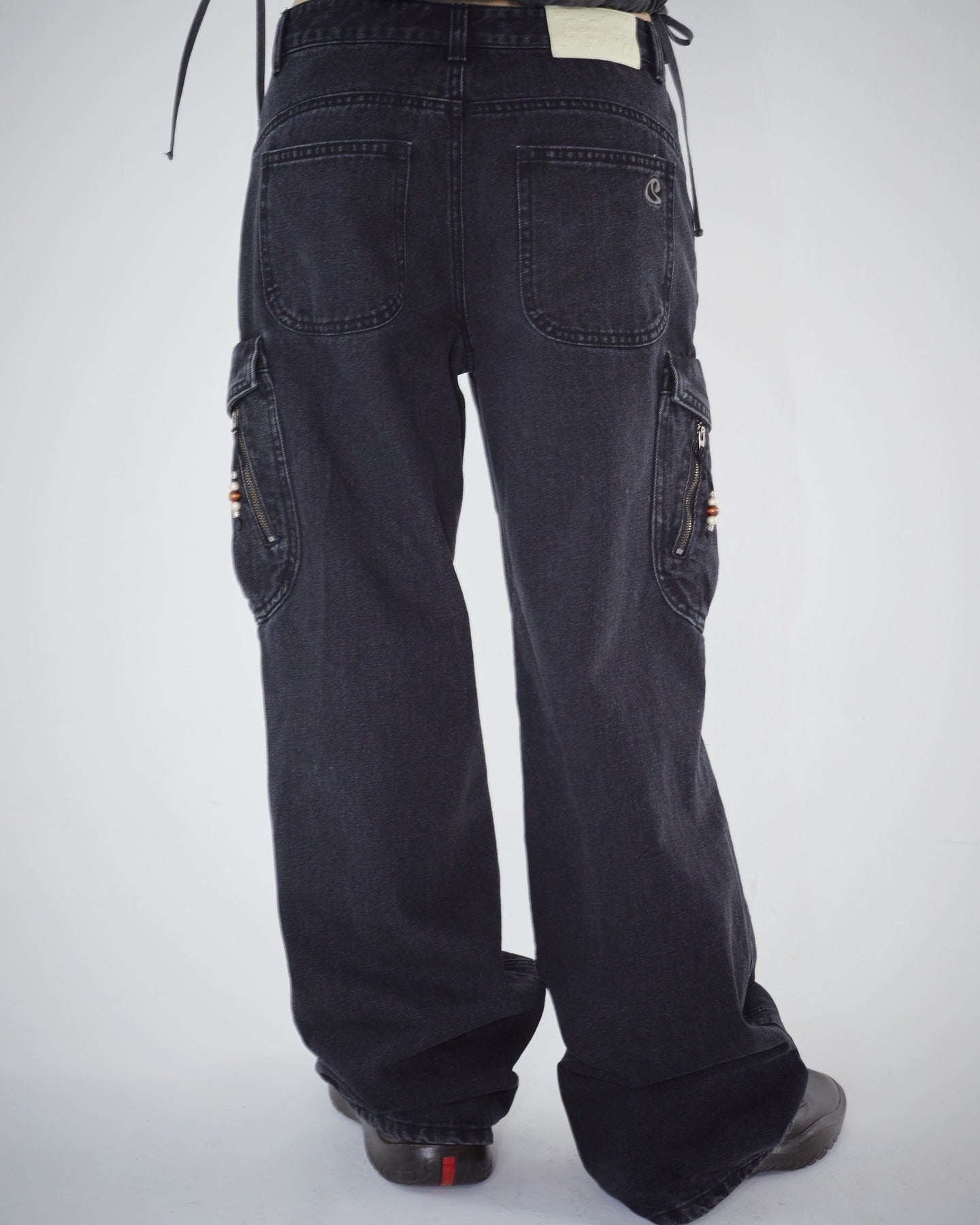 ROUND POCKET CARGO JEANS / 2 Color