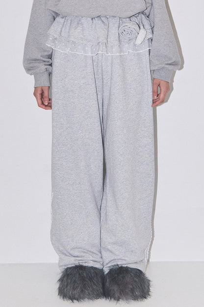 Bloom Ruffle Lace Sweatpants / Gray