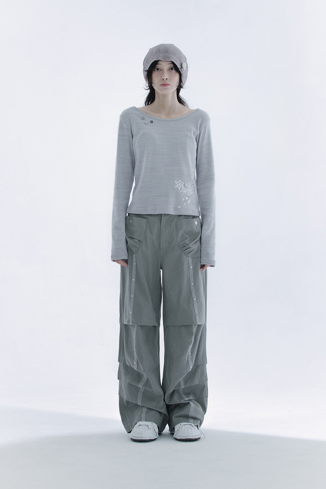 Star studed line pants (Gray)