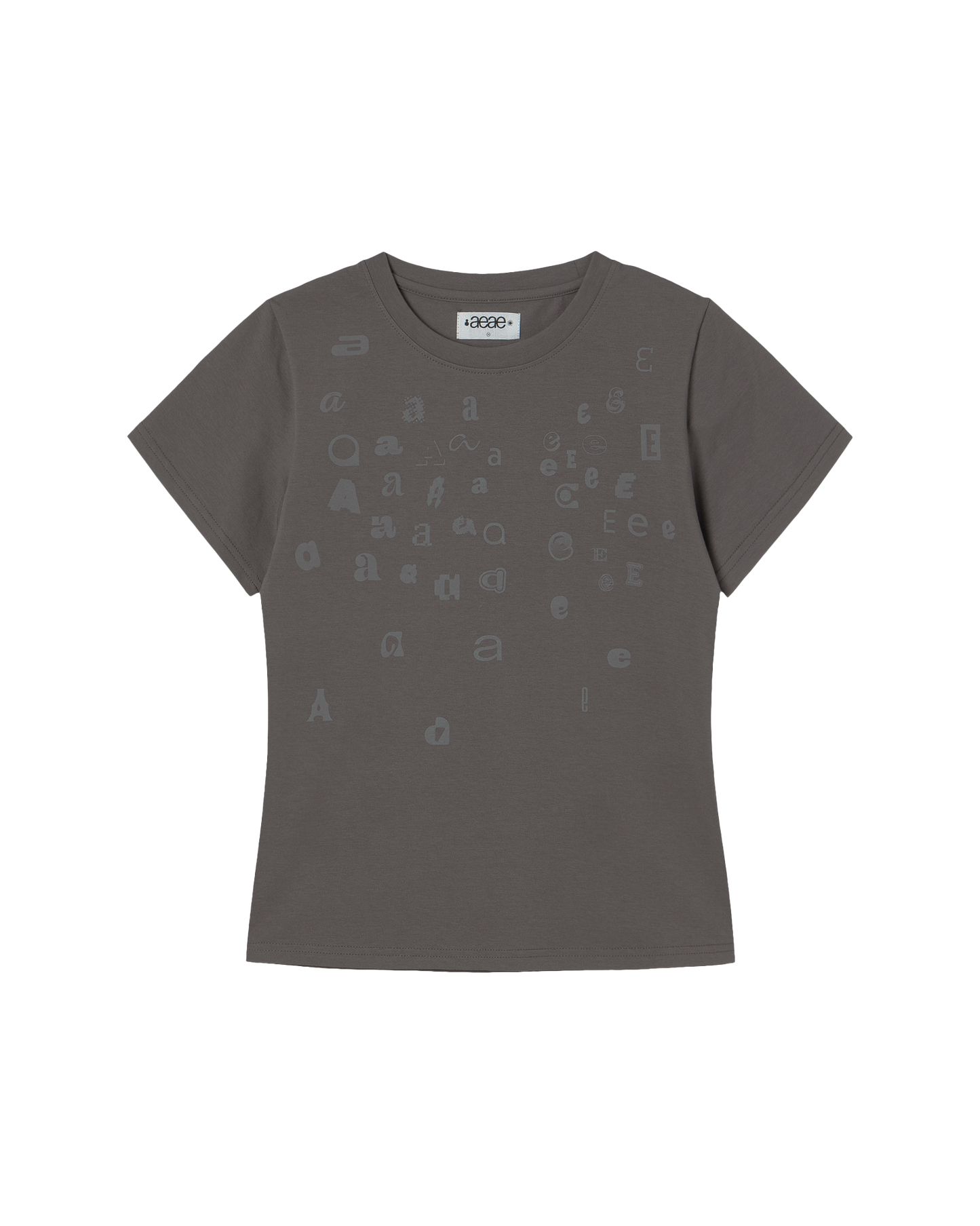 SCATTERED LETTER TEE [CHARCOAL]