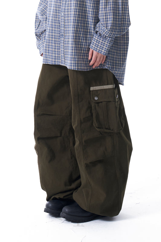 Knee Pin-tuck Contrast Cargo Pants (Khaki)