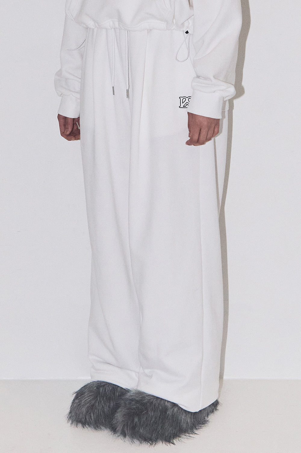 129 Basic Sweat Pants White