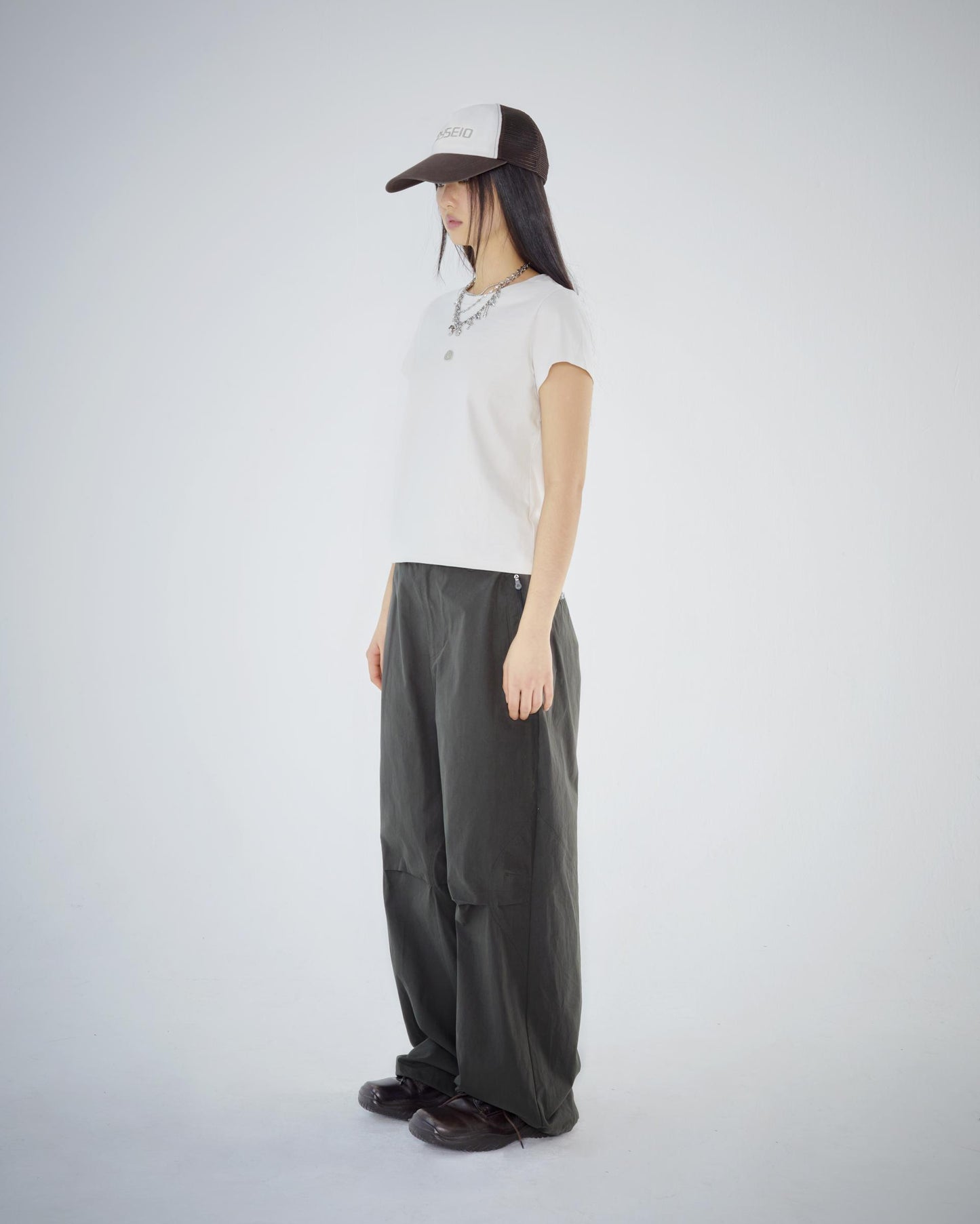 CURVE PINTUCK PANTS / 2 Color