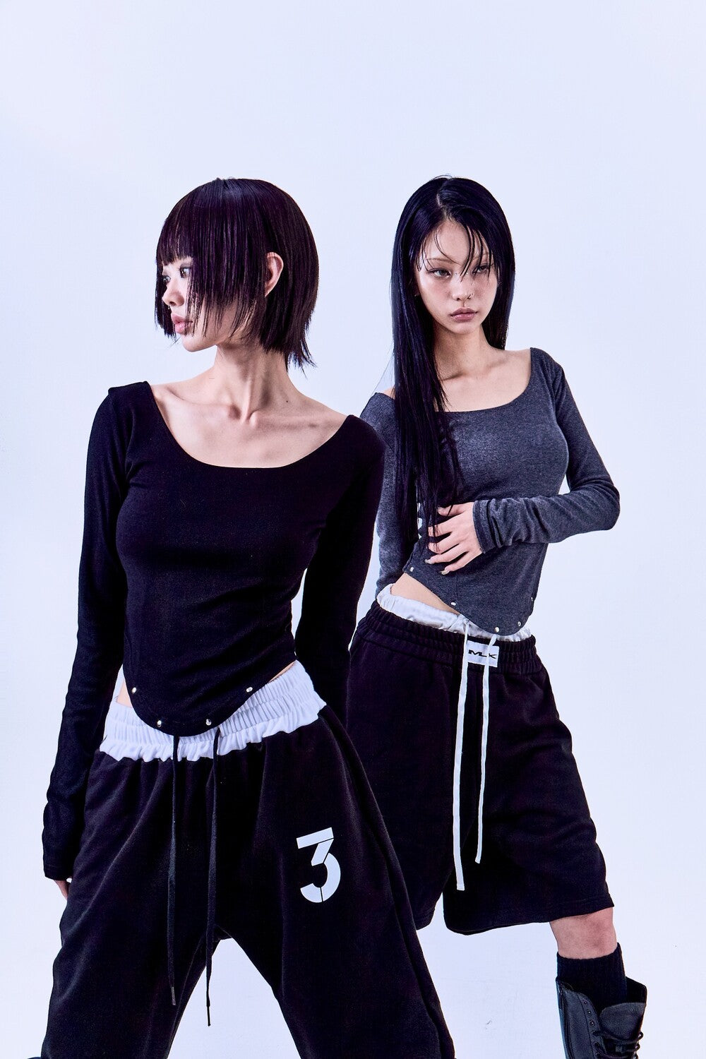 [Worn by STAYC Jay] 6 STUD CORSET T-SHIRT / 2 COLOR