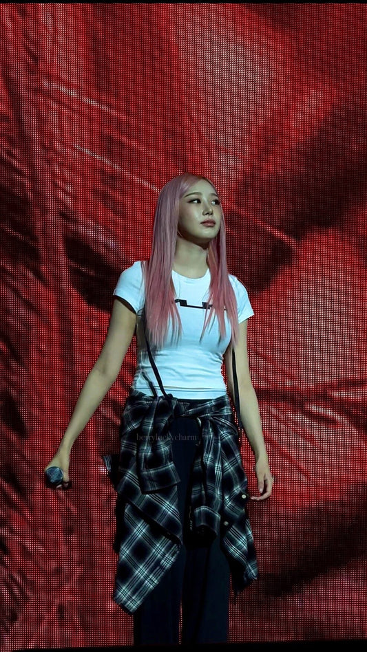 [Worn by Aespa Giselle] MLK LOGO RIBBON T-SHIRT / 2 COLOR